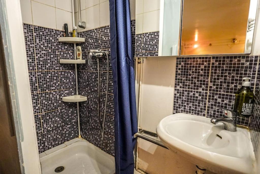 Cozy Studio In The Heart Of Paris Exterior photo